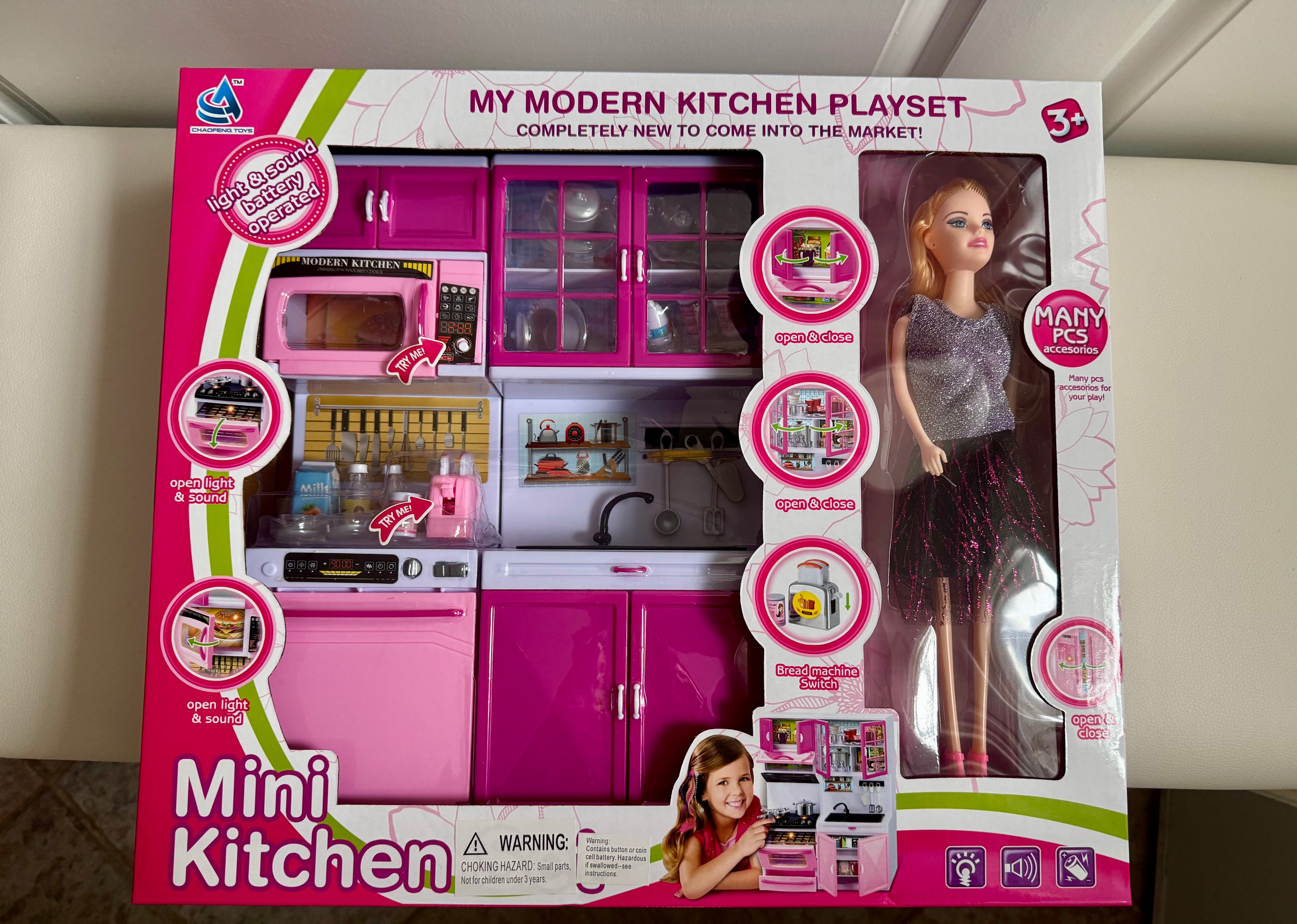 Barbie kitchen set w/music and light
