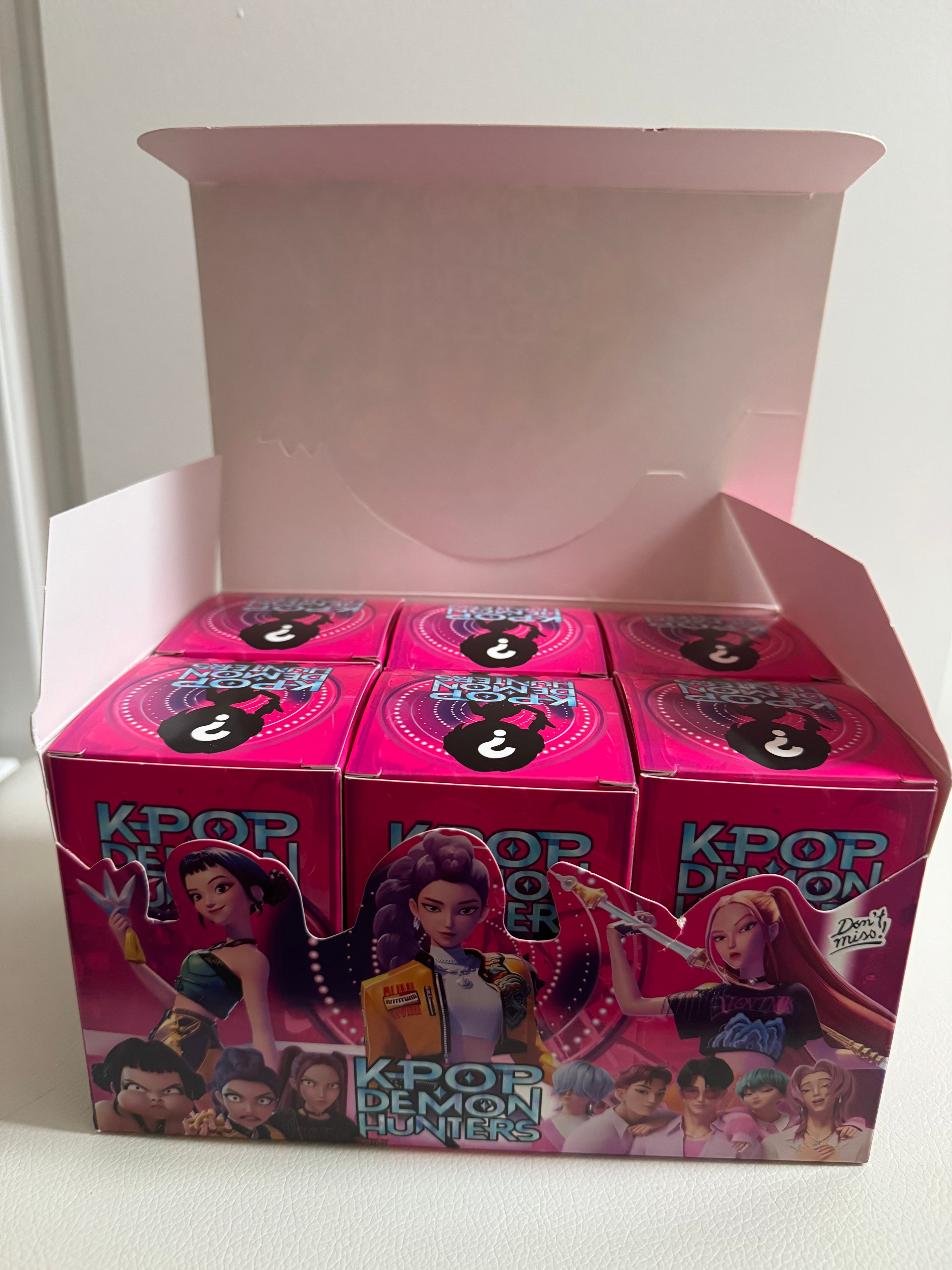 KP Huntr/x 4” Figure Keychain in Surprise Box